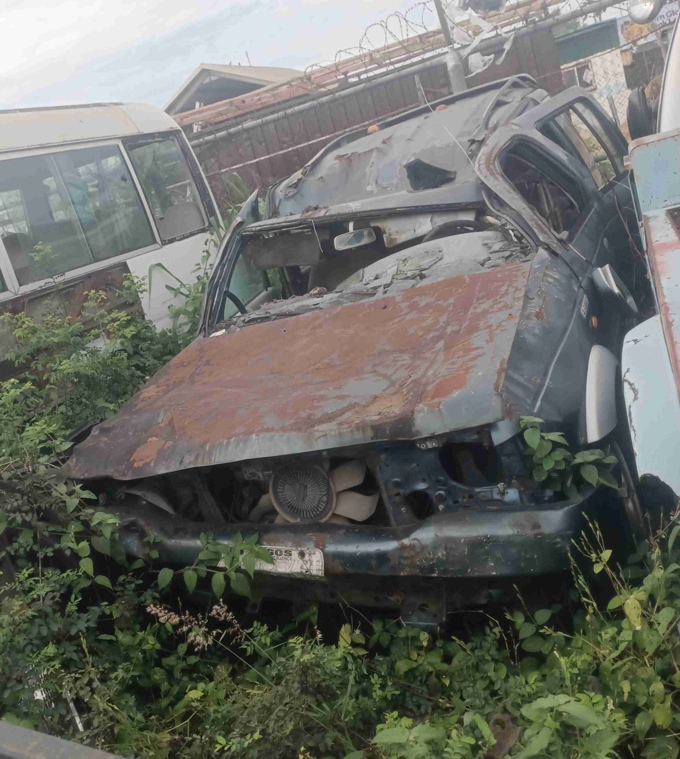 (Qty: 1) Ford Everest - Motor Vehicle